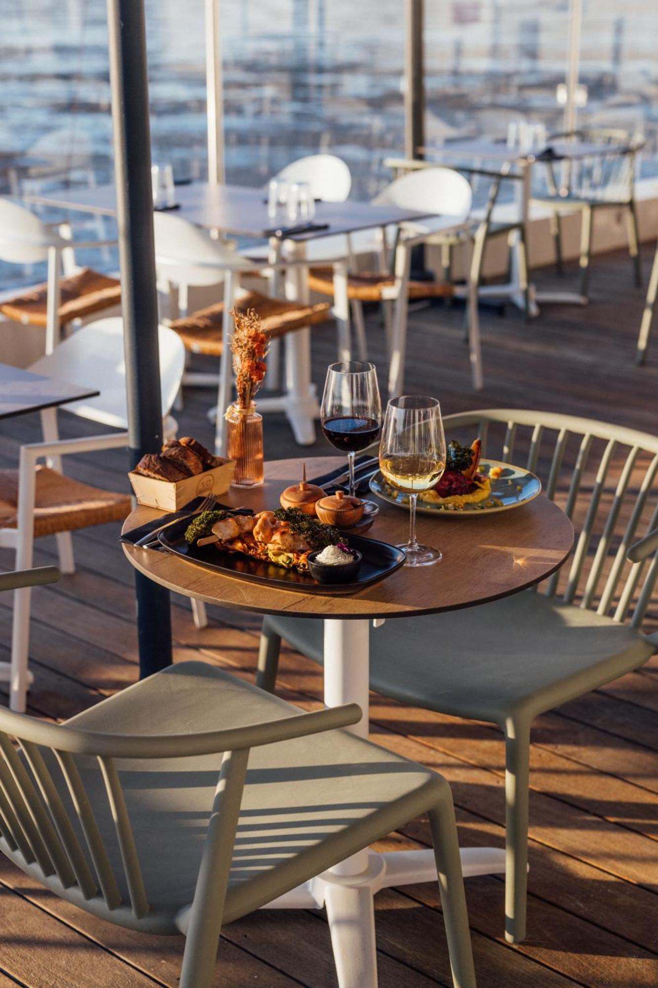 Beach Hotel - Le Grand Chalet 론세레뱅 외부 사진
