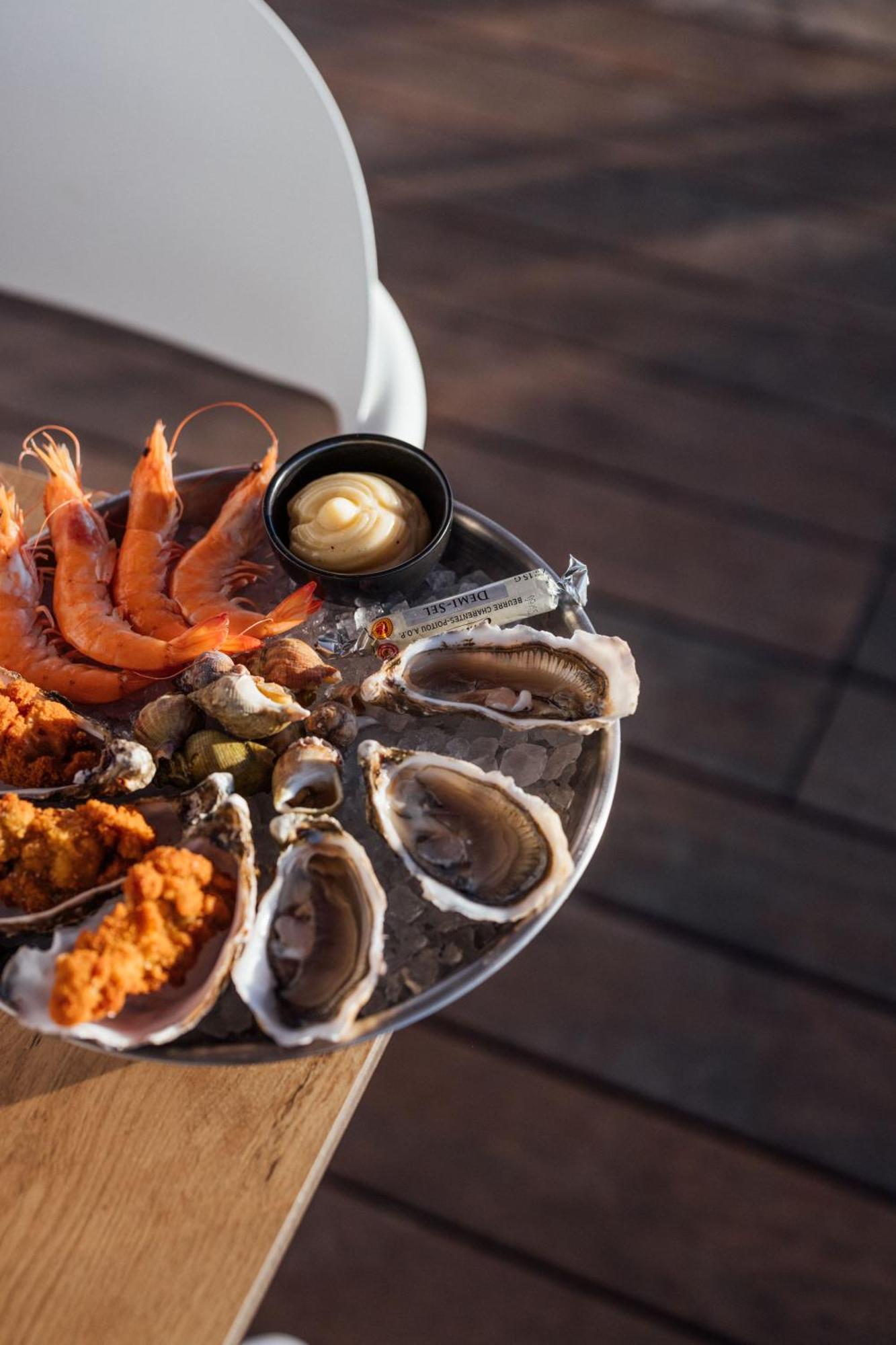 Beach Hotel - Le Grand Chalet 론세레뱅 외부 사진