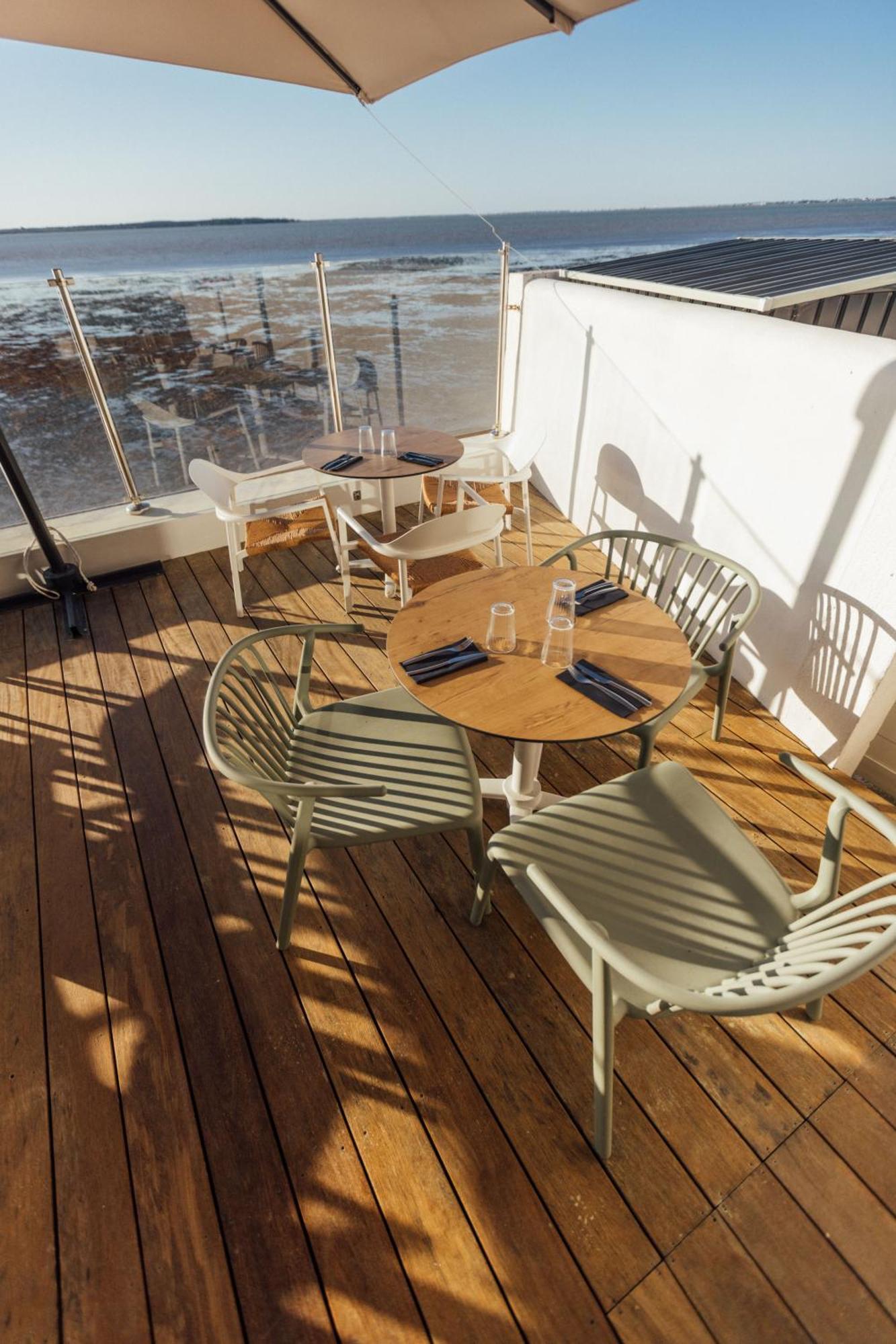 Beach Hotel - Le Grand Chalet 론세레뱅 외부 사진