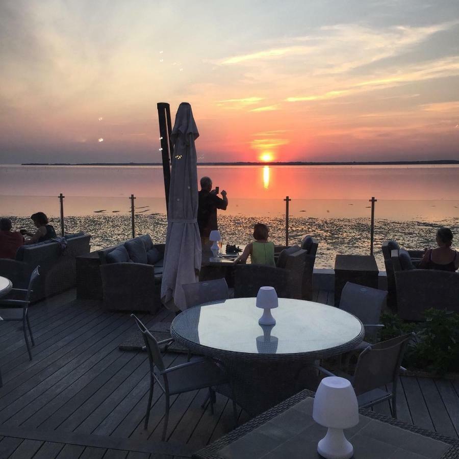 Beach Hotel - Le Grand Chalet 론세레뱅 외부 사진